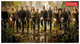 Welcome to the Jungle had 900 people on set every day.