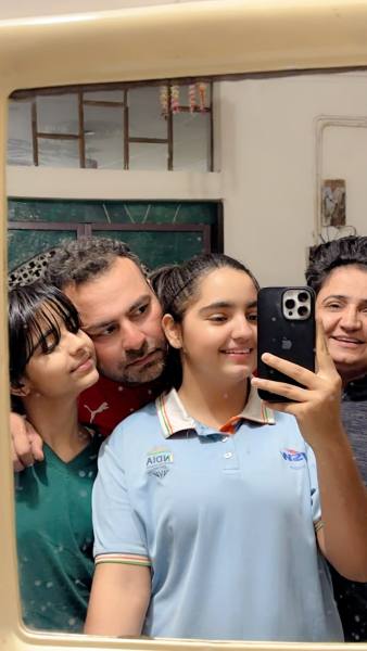 Sharmila Dhankar with husband Ajit Singh and daughters Anuj and Laxmi. Special arrangement