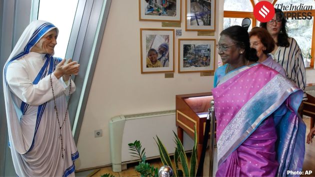 Earlier during the day, she also visited the Memorial of Mother Teresa