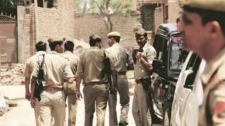 Woman arrested with gold bars, Woman arrested with gold bars worth over Rs 7 crore, Woman in Delhi-bound train held with gold, Lucknow news, Uttar pradesh news, Indian express, Current affairs