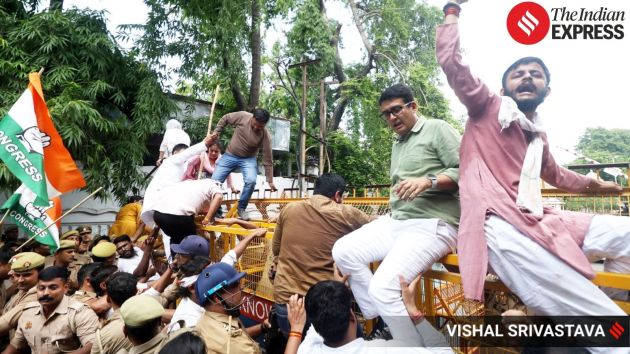 The Uttar Pradesh unit of Congress on Wednesday held a protest outside the party office in Mall Avenue locality against detention of its leaders