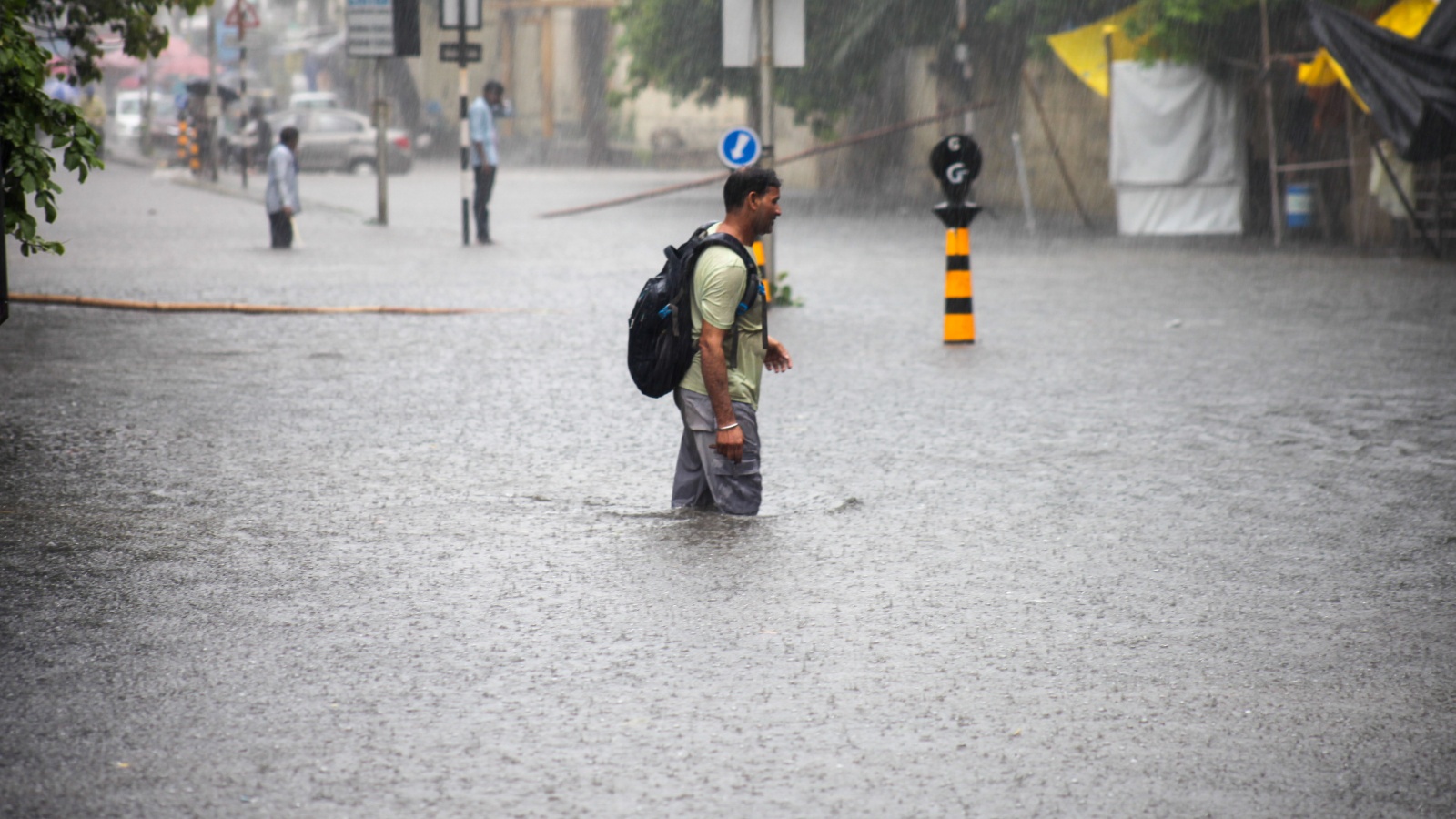 Ahmedabad floods after 6 inches of rain in 3 hours; 50 rescued from cars and lifts