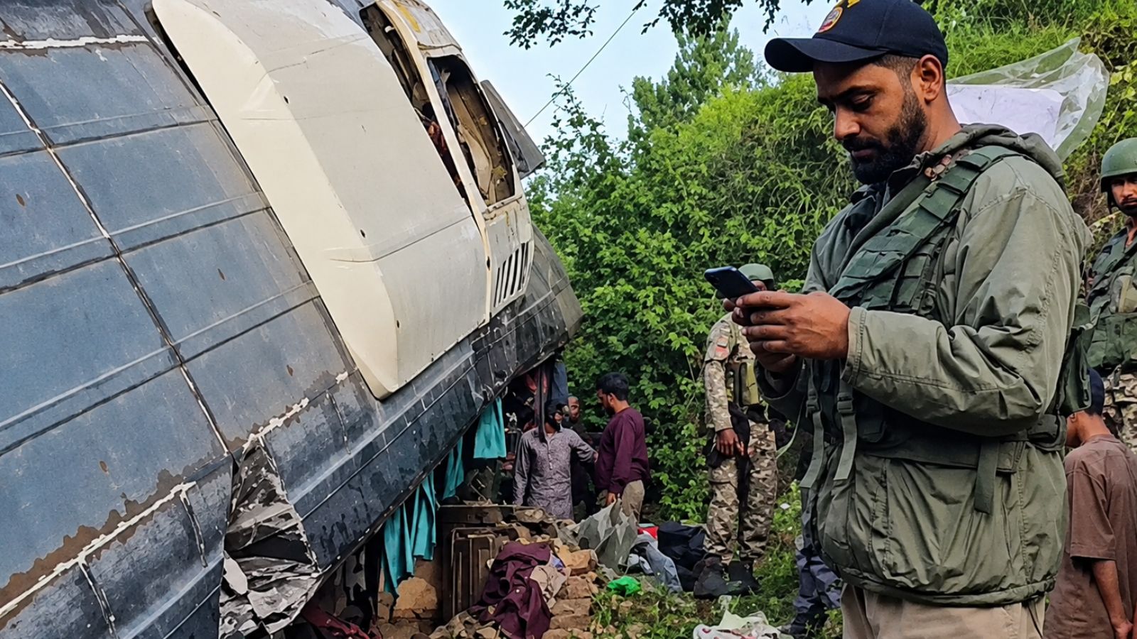 India news Live Updates, 28 July 2026: 39 Amarnath Yatra pilgrims injured as bus crashes into house