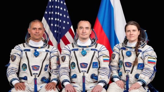 NASA astronaut Anil Menon and Roscosmos cosmonauts Pyotr Dubrov and Anna Kikina, Soyuz MS-29 prime crew members, pose for a portrait at the Gagarin Cosmonaut Training Center in Russia. Credit: GCTC