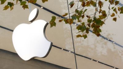 Investors reacted to Apple's weaker-than-expected outlook as rising AI infrastructure demand continued to strain global chip and memory supplies.