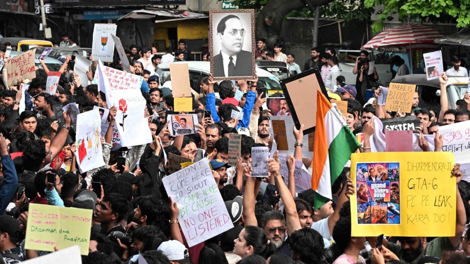 Water cannons used, women & children bleeding: Maharashtra students at Jantar mantar