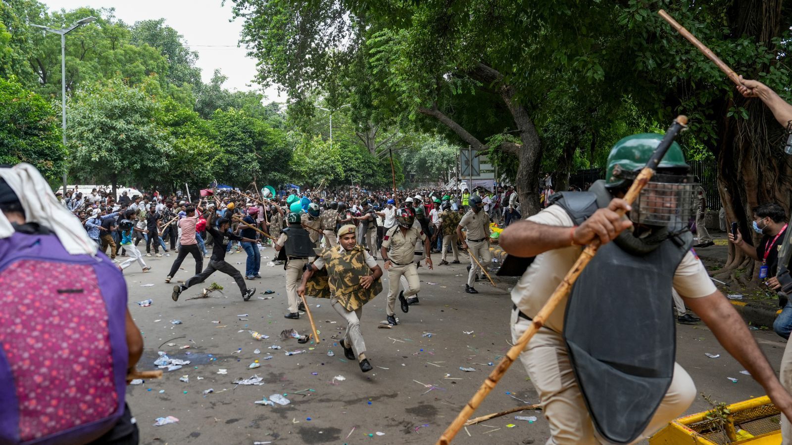 Amid CJP warning of protests again, Delhi Police welds barricades at Jantar Mantar