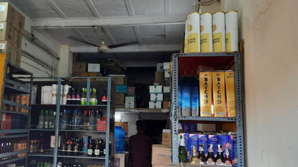 liquor shops in Delhi to shut by 8 pm, Delhi liquor shops to shut by 8 pm, CJP Jantar Mantar protest, Jantar Mantar protest, Delhi protest, Sansad Chalo march, jantar mantar protest, Cockroach Janta Party, CJP protest Delhi, NEET paper leak, unemployment in India, Delhi street protests, Bhagat Singh jail diary, Jantar Mantar protest, Jodhpur IT professionals protest, Shahdara Delhi, youth protests India, media misinformation, Indian Express reporting, civil rights dissent India, Indian express news, current affairs