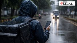 Delivery boy Refund Rs 52,000 Motorola