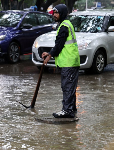 Mumbai manholes lack safety grills, Mumbai manholes safety grills, Mumbai manholes, Saki Naka death, Saki Naka manhole death, manual scavenging, BMC, Brihanmumbai Municipal Corporation BMC, Mumbai news, Maharashtra news, Indian express, current affairs