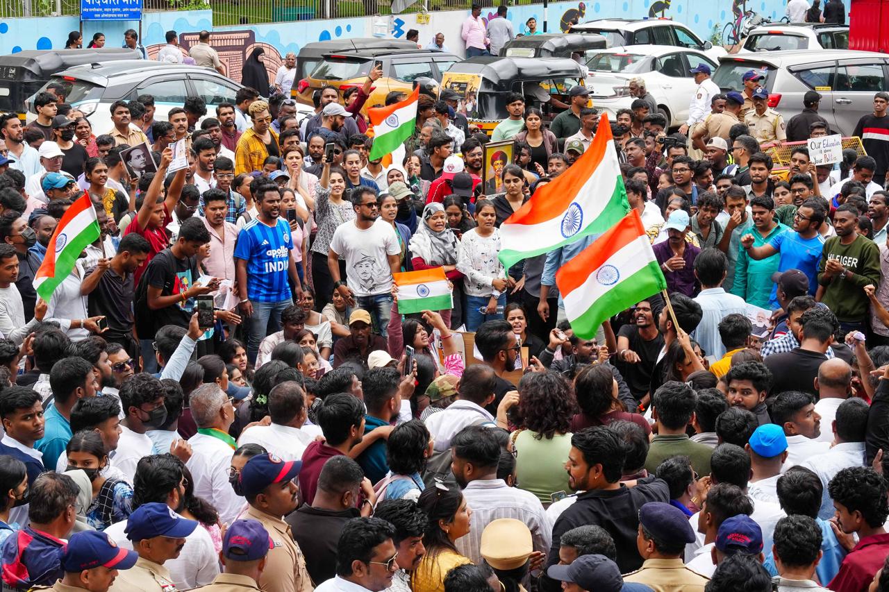 Ashok Lavasa Reflects on Democracy's True Meaning at Jantar Mantar