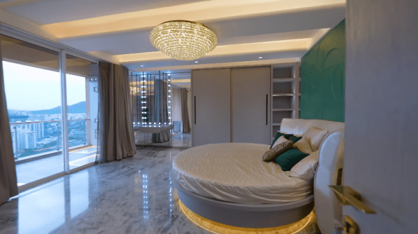 Jeetendra's new Pune house