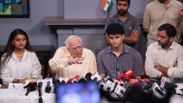 Cockroach Janta Party (CJP) leaders Saurav Das and Ashutosh Ranka, along with senior advocate Kapil Sibal, addressed a press conference in New Delhi on Monday, alleging that FIRs against student protesters in several states had not been withdrawn despite an agreement reached with the Union government. (Express Photo by Tashi Tobgyal)