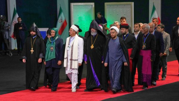 Khamenei (1)