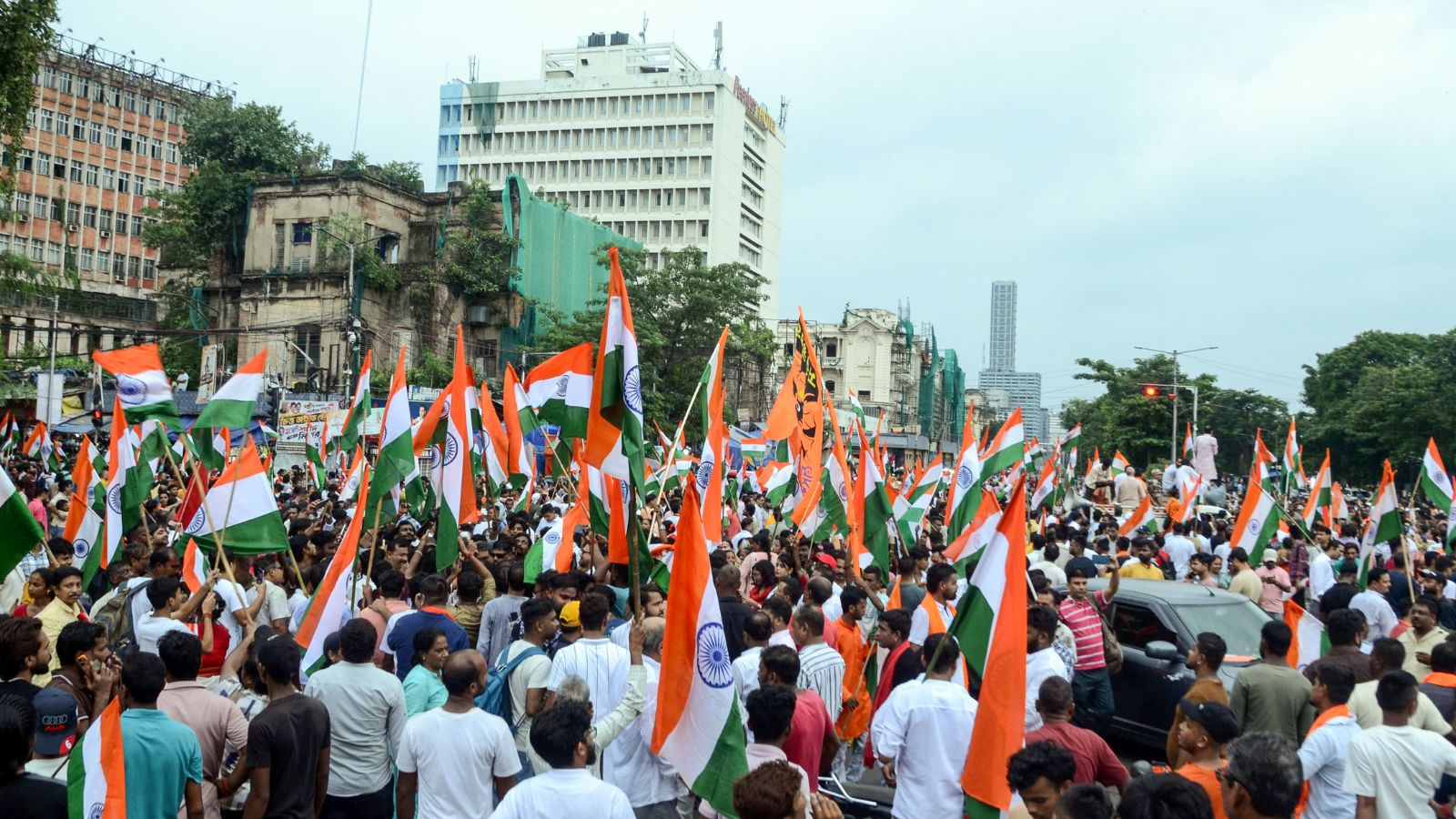 BJP’s Tiranga Yatra sees sea of supporters in Kolkata; party leaders, workers join in | Kolkata News