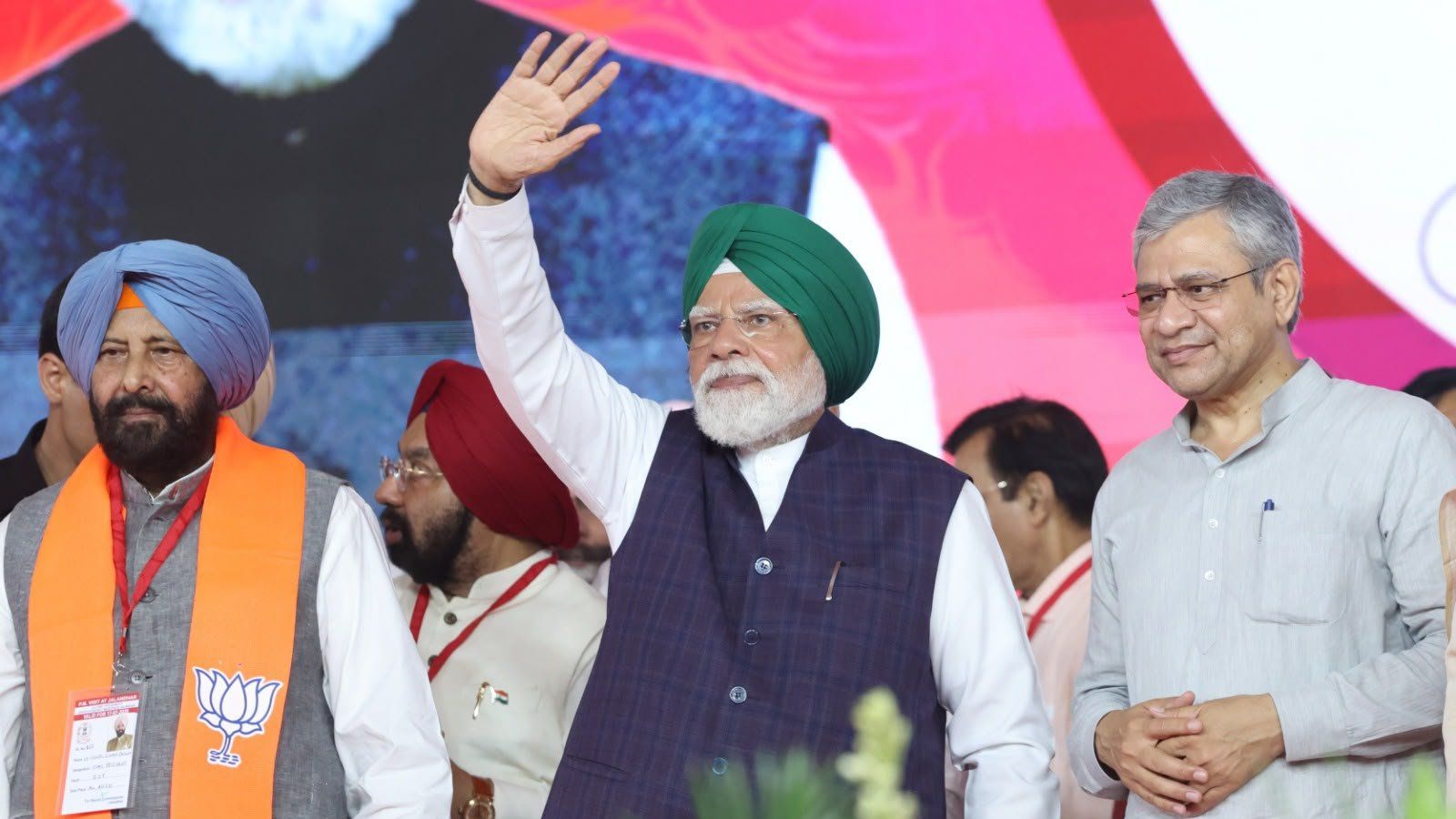 AAP and Modi Clash Over Punjab: Chief Minister Snubs PM Event, Both Sides Trade Accusations