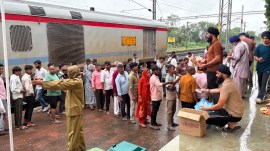 Mumbai-Gujarat train disruption