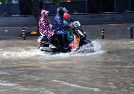 The unabated showers triggered waterlogging across several pockets of the Mumbai Metropolitan region.