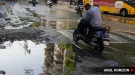 After fatal accident, open manholes in Mumbai to be surrounded by 'railguard