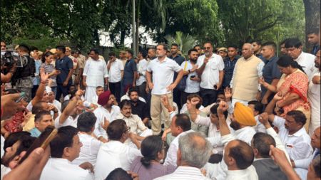 Jantar Mantar CJP Protest Live: Rahul, Priyanka Gandhi stage sit-in outside PM Modi's residence