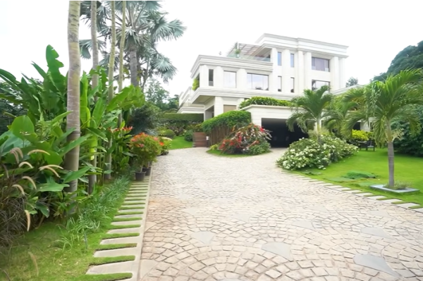 Inside Ram Charan-Upasana Konidela's Hyderabad house (Photo: Curly Tales/YT)
