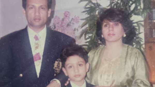Shekhar Suman with his family
