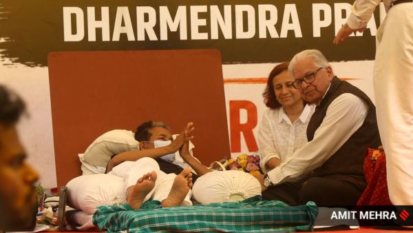 Environmentalist Sonam Wangchuk during his indefinite hunger strike and Cockroach Janata Party's (CJP) protest, demanding the Union Education Minister Dharmendra Pradhans resignation over alleged examination irregularities and NEET paper leak, at Jantar Mantar