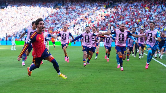 Spain's Ferran Torres (7) celebrates scoring their first goal during the World Cup final soccer match between Spain and Argentina in East Rutherford, N.J., near New York, Sunday, July 19, 2026. (AP Photo/Julio Cortez)