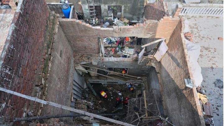 Pakistan Collapsed Roof 