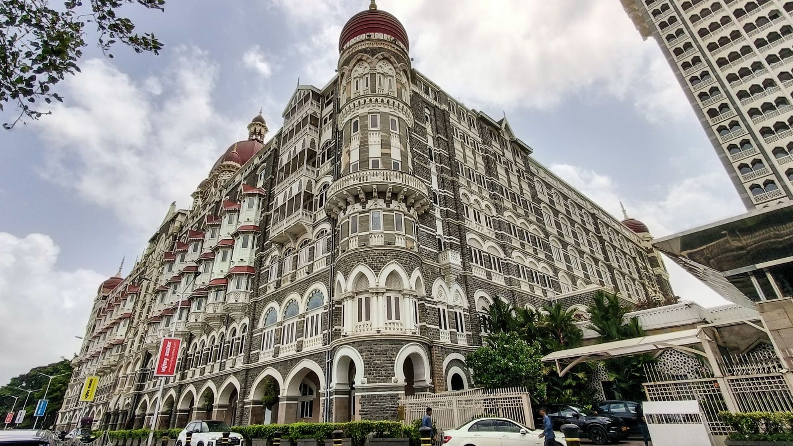 BMC seeks Rs 22 crore from Taj Mahal Palace over post-26/11 security barriers