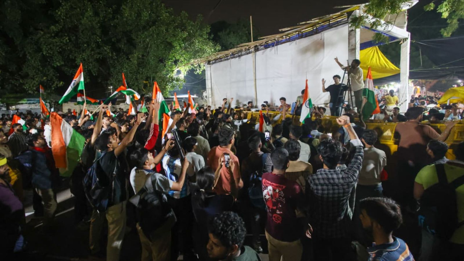 Delhi Police’s 1400-cops alert after crowd swells at Jantar Mantar protest