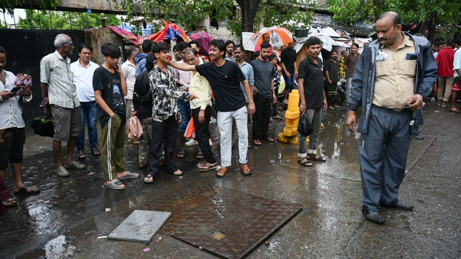 Man falls into open manhole in Saki Naka as heavy rain lashes Mumbai, rescue operation on