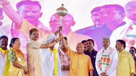 facilitating illegal arms licences, Yogi Adityanath jibe at Ghazipur MP in home turf, Yogi Adityanath jibe at Ghazipur MP, Afzal Ansari, Yogi Adityanath, Lucknow news, Uttar pradesh news, Indian express, Current affairs