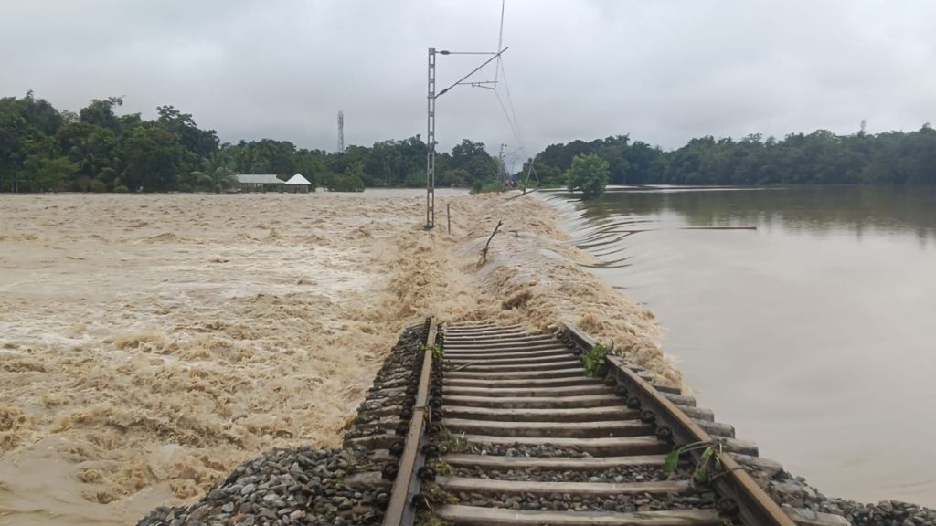 Indian Railways suspends train services in Simaluguri as Assam floods disrupt operations (Image: NFR)