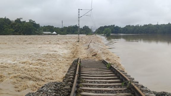 Indian Railways suspends train services in Simaluguri as Assam floods disrupt operations (Image: NFR)