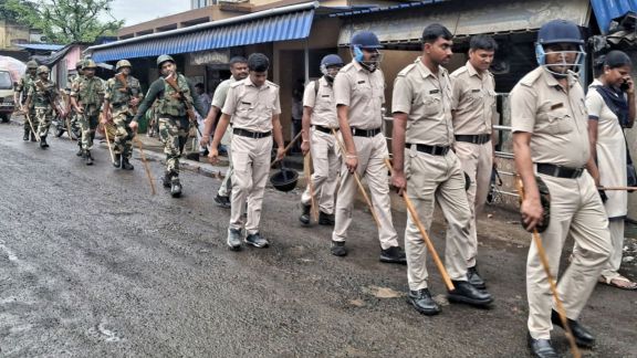 Police investigation into the rape and murder of an 11-year-old girl in Baruipur, South 24 Parganas. (Express Photo)