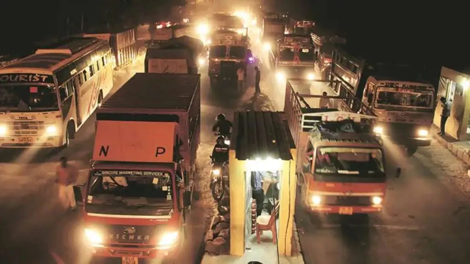 Delhi Cabinet Approves PARIVARTAN: Scrap Old Trucks, Buses for Cleaner Vehicles