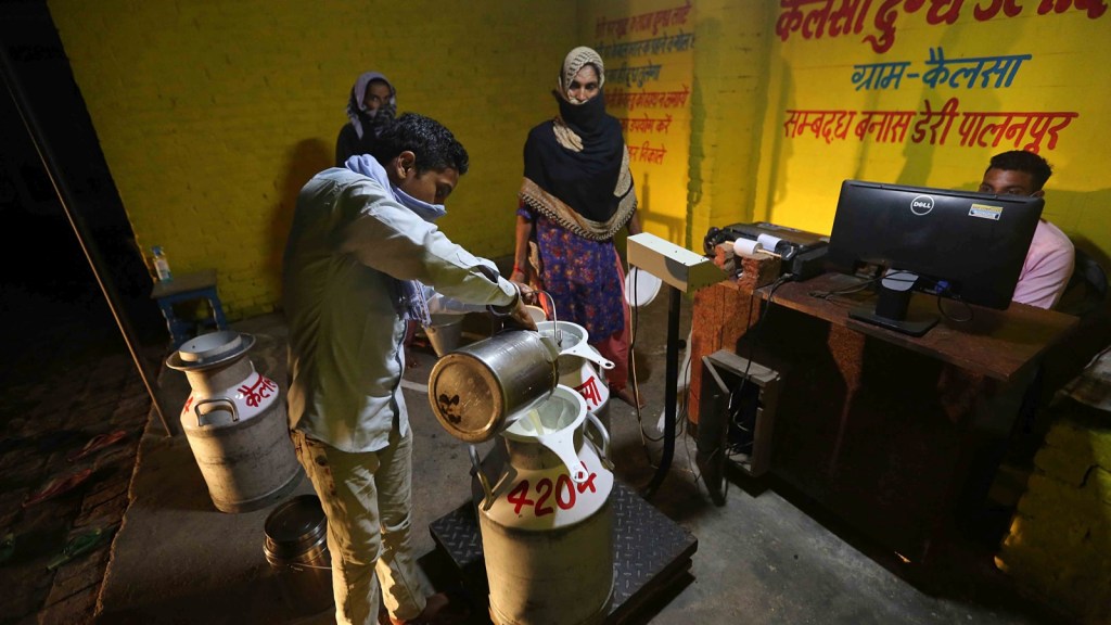 Mumbai sweet shops fda crackdown for adulterated milk, mumbai adulterated milk, adulterated milk crackdown, fda crackdown on Mumbai sweet shops for adulterated milk, Mumbai sweet shops fda crackdown, fda crackdown on Mumbai sweet shops, Mumbai news, Maharashtra news, Indian express, current affairs