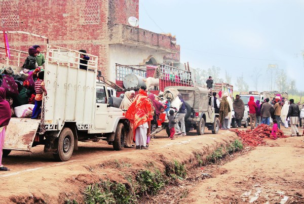 Muzaffarnagar riots victims evicted from Loi village relief camp (Photo: Gajendra Yadav)
