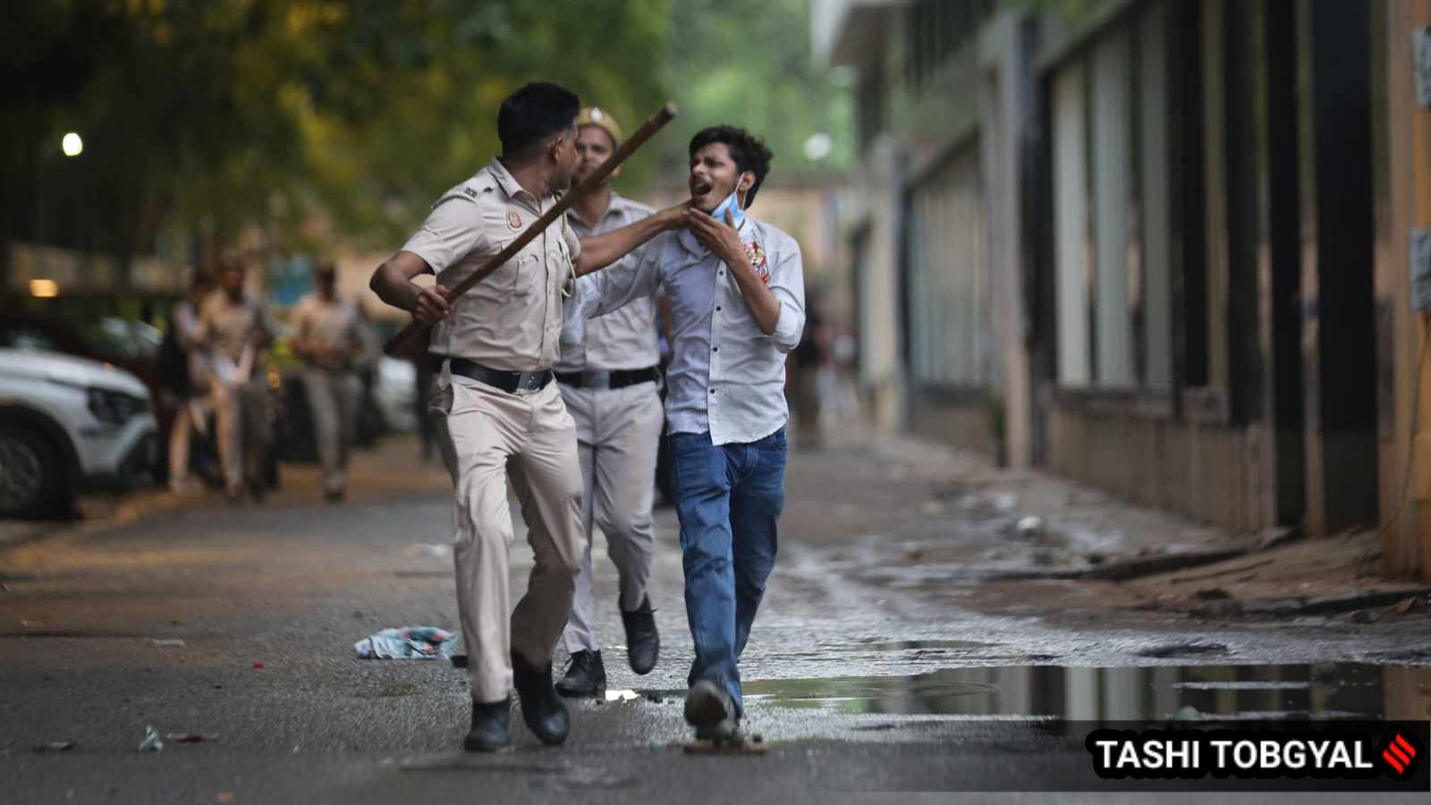 CJP-Government Faceoff: 170 Injured, 5 FIRs Filed Today