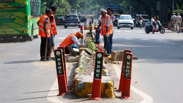 Jantar Mantar: Around 40 tonnes of waste was cleared on Saturday night and 20 tonnes on Sunday morning. (Express Photo by Praveen Khanna)