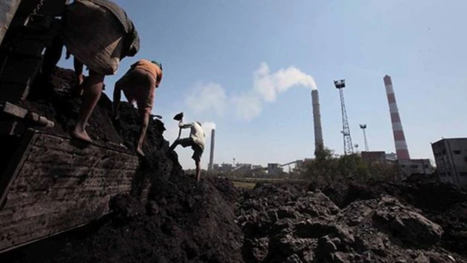 300 km around Delhi: The biggest coal polluters have one thing in common | Delhi News