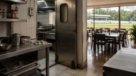 FDA inspections found multiple food safety and hygiene violations at restaurants operating inside several prominent Mumbai clubs, leading to licence suspensions and enforcement action. (Representational Image)