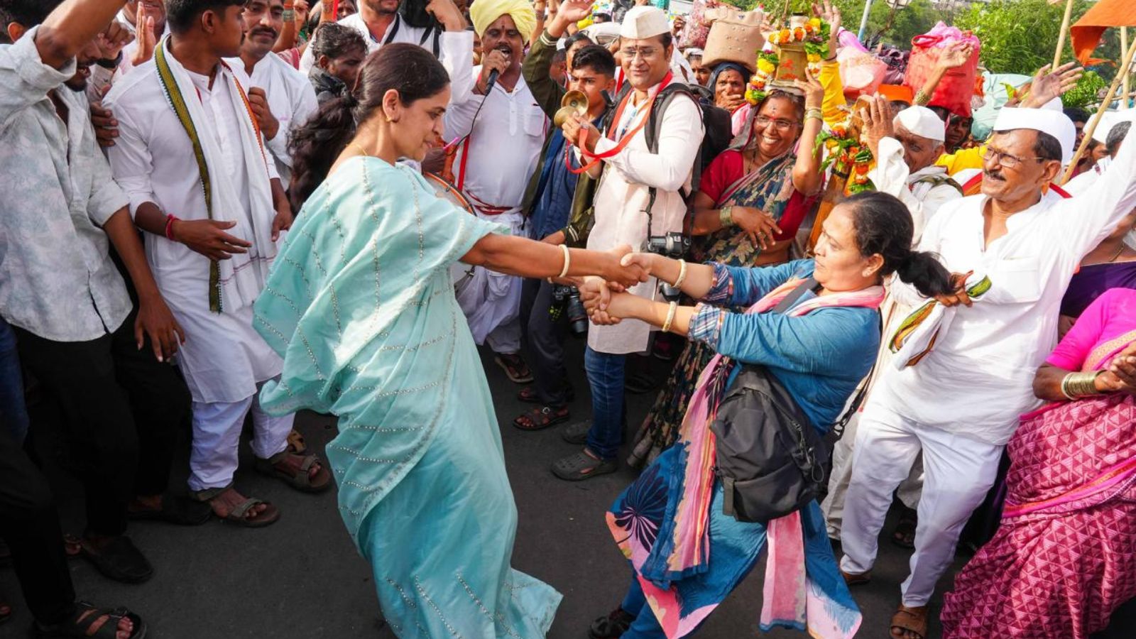 Women power to widowers honouring their wives: How dindis celebrate memories, music and camaraderie
