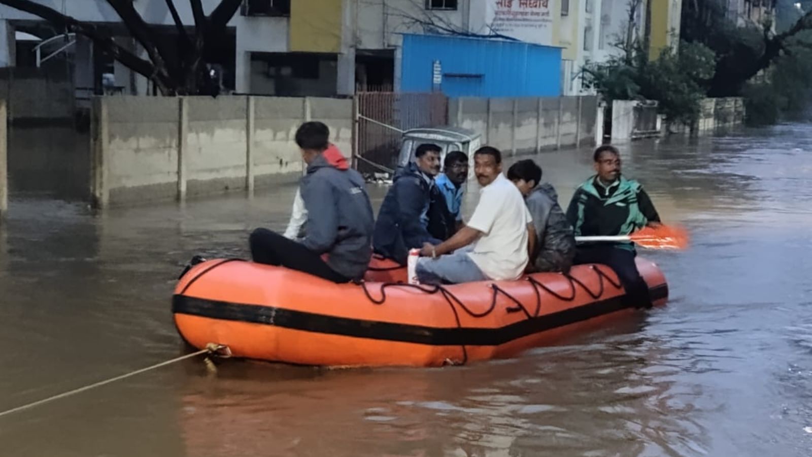 Pune rain: Fire brigade shifts 70 families from flooded Ekta Nagar using boats