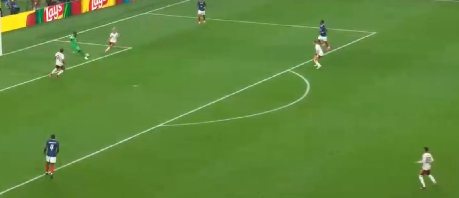 Olmo's pressing resulted in Mike Maignan miscuing his shot. (Zee5 screenshot)