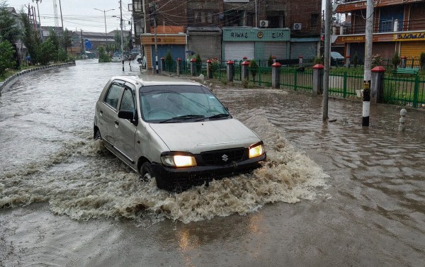 srinagar rain