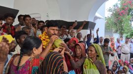 Jai Kisan Sangathan leader Amit Bhatnagar suspended his 18-day hunger strike after the Madhya Pradesh government agreed to conduct fresh village-level surveys to identify families allegedly left out of compensation and rehabilitation under the Ken-Betwa Link Project.