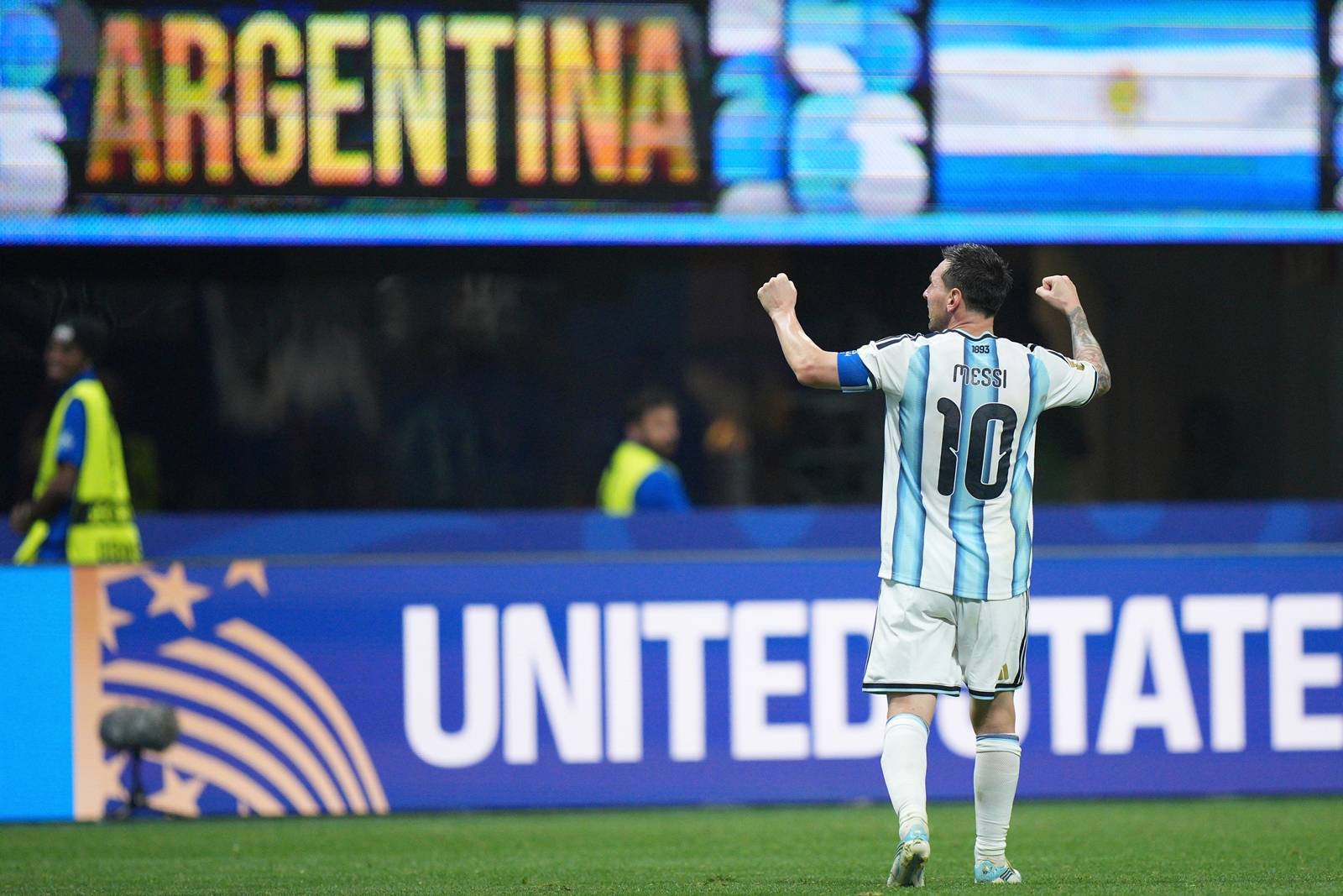 Argentina's Lionel Messi (10) celebrates his side's second goal during the World Cup round of 16 soccer match between Argentina and Egypt in Atlanta, Tuesday, July 7, 2026. (AP Photo/Jacob Kupferman)