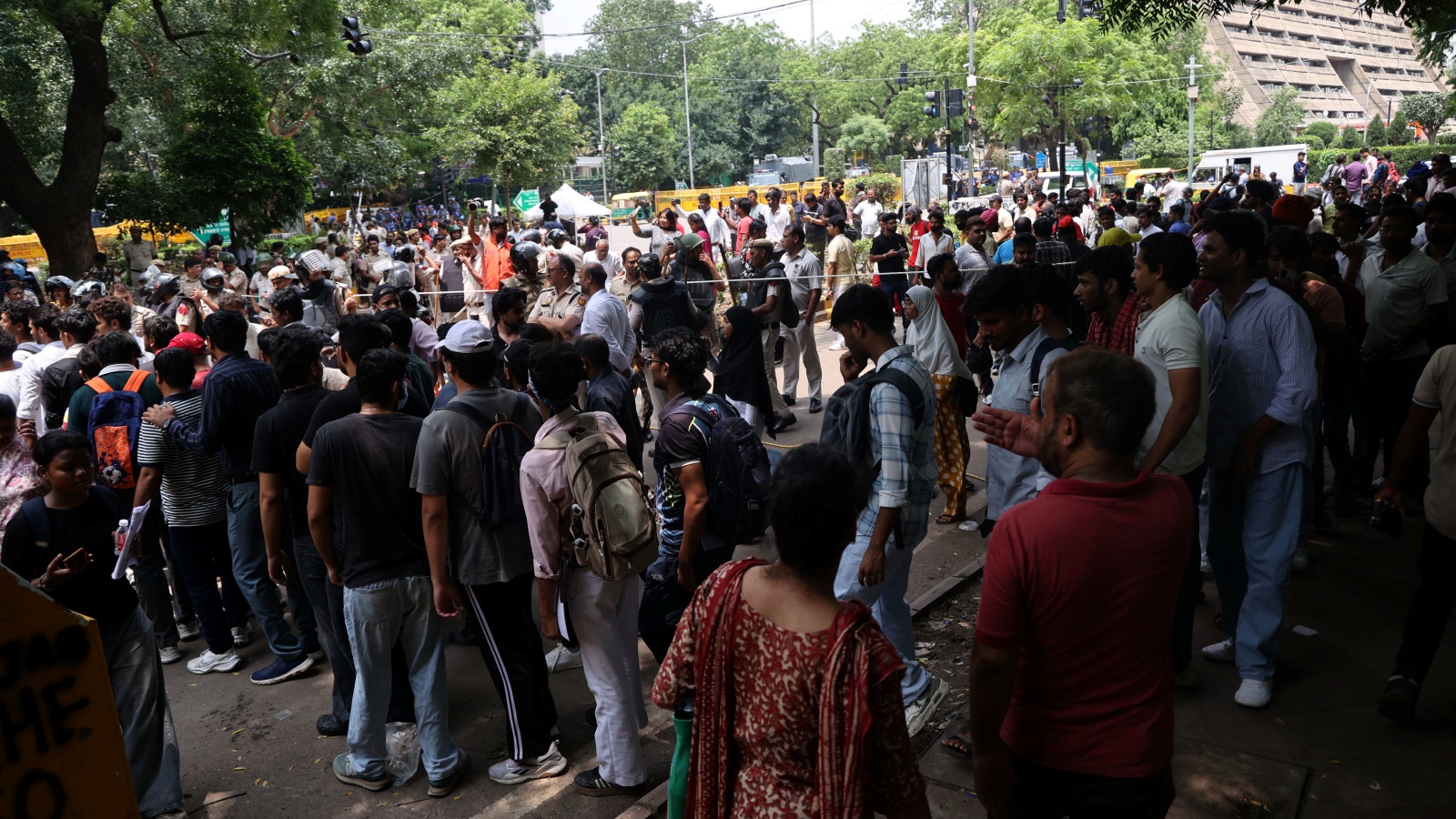 Delhi Police Detain 25 Returning from Jantar Mantar Protest, Later Released
